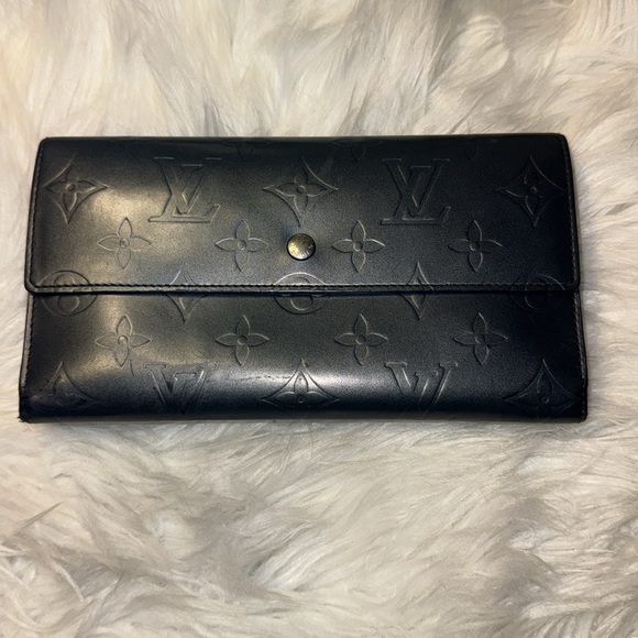 Louis Vuitton Grey Monogram Vernis Mat International, Grey wallet GUC - Picture 5 of 14
